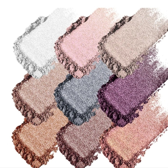 PIXI Hello Kitty Eyeshadow Pallet 0347 Harmony Hues - Picture 6 of 6